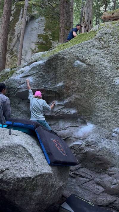 Dyke Surfer v0, Squamish - Beta Video from climbingchelchel