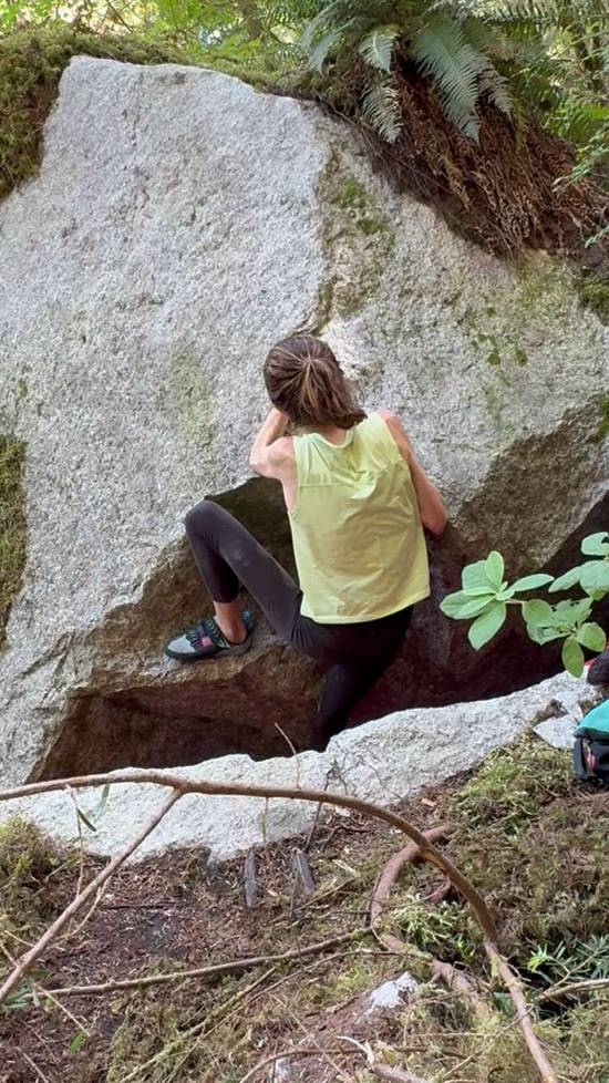 Jaces Le Cave v7, Squamish - Beta Video from nicolemaksi