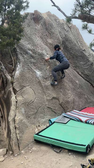 Clinging v1, Joe's Valley - Beta Video from kimikoclimbs