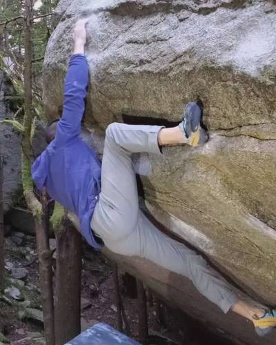 Gibbs' Cave v8, Squamish - Beta Video from drjeffclimbs