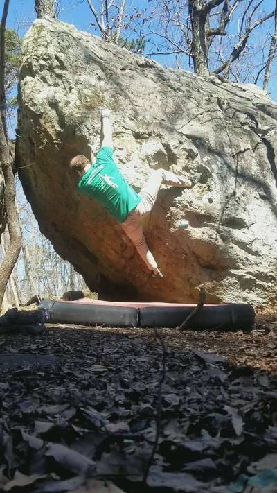 Dirt Road v4, Hospital Boulders - Beta Video from Tstreett87