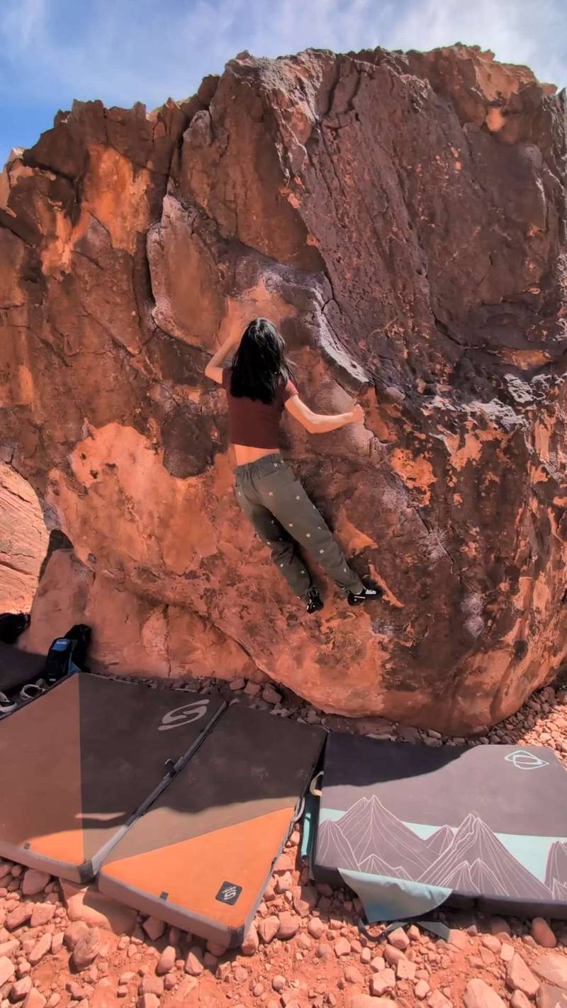Warm Up Backside Right Sit v2, Red Rock - Beta Video from Izanamii