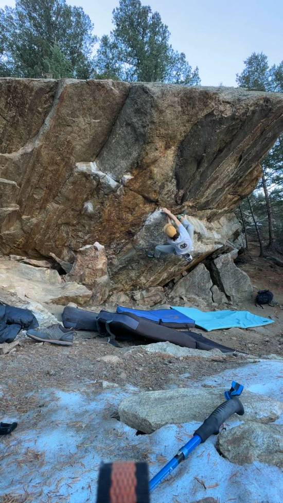 Deja Entendu v10, Clear Creek Canyon - Beta Video from cmclimbs