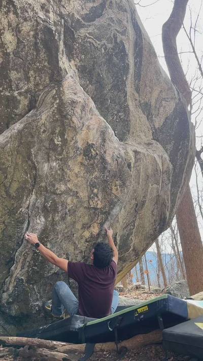 Helicopter Sit v5, Rumbling Bald - Beta Video from ian.climbs
