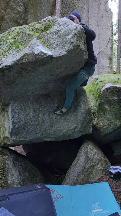Over the Top v1, Squamish - Beta Video from CarsonClimbs