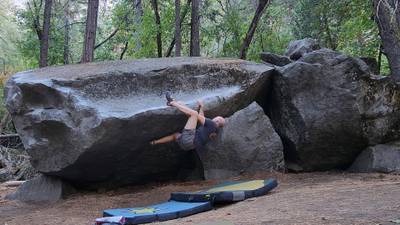 Kevin's Traverse v0, Yosemite Valley - Beta Video from Farkus