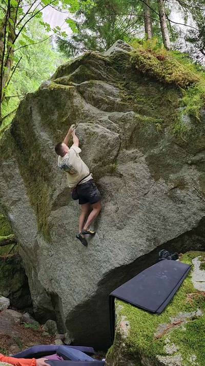 Planet of the Apes v8, Squamish - Beta Video from CarsonClimbs