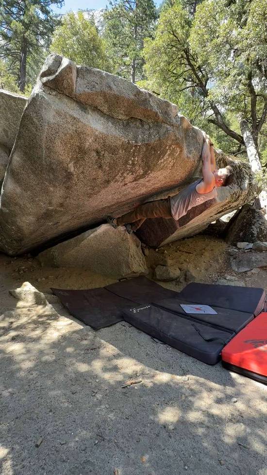 Champman Overhang v1, Yosemite Valley - Beta Video from Wigginator