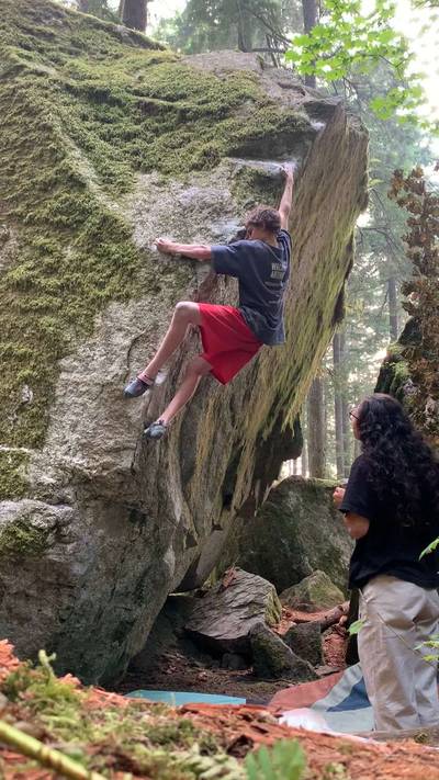 Sheriff's Badge Arête v8, Squamish - Beta Video from Wolfe