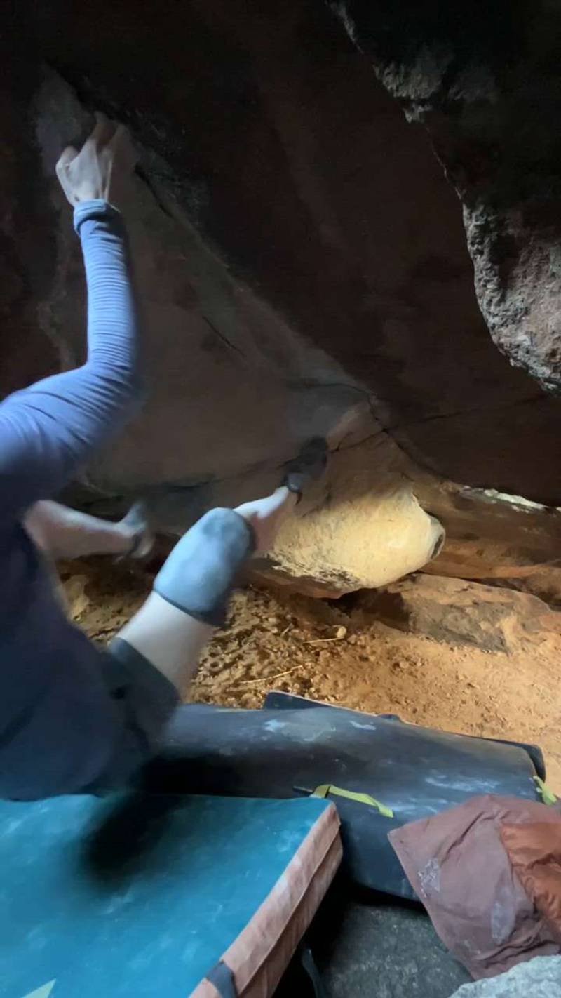 Troglodyte v8, Hueco Tanks - Beta Video from ashley