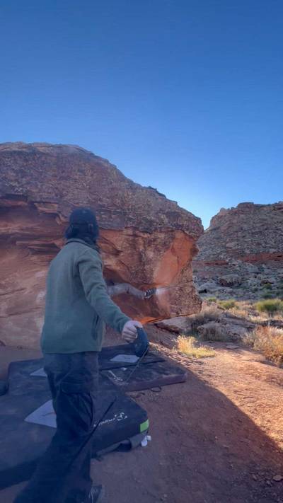 Backhoe Right v5, Moe's Valley - Beta Video from rickyslclimbs