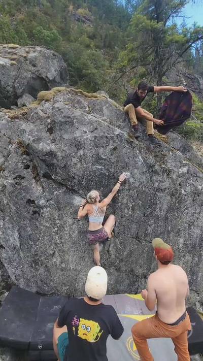 The Amulet v6, Squamish - Beta Video from climbthatdee