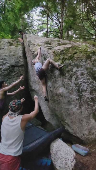 The Claw v6, Squamish - Beta Video from climbthatdee