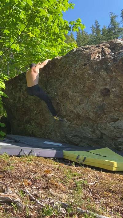 Put It In Your Pocket v2, Comox Lake - Beta Video from Bouldering_Bushido