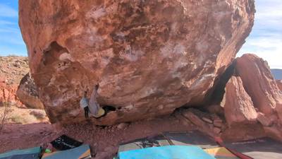 Monkey Bar Traverse v7, Red Rock - Beta Video from ceejoy