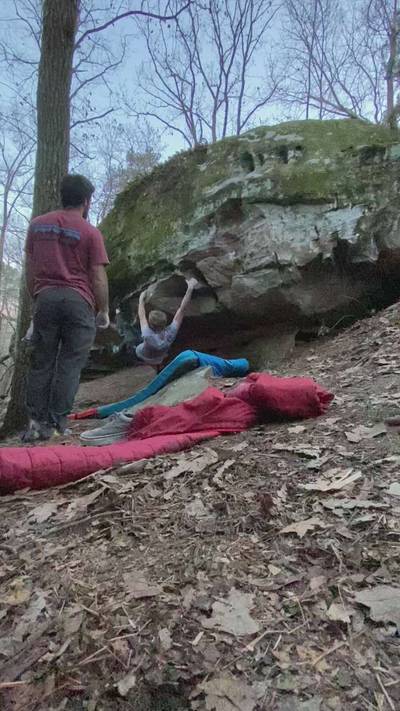 Back of The Line v4, Hospital Boulders - Beta Video from brew_boulders