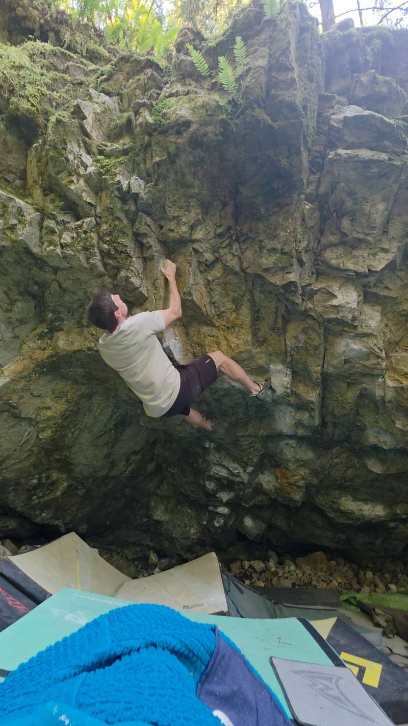 Golden Pinch v5, Squamish - Beta Video from mdelliott
