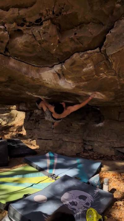 Kneeling Before Power v10, Horseshoe Canyon Ranch - Beta Video from Grantcantclimb