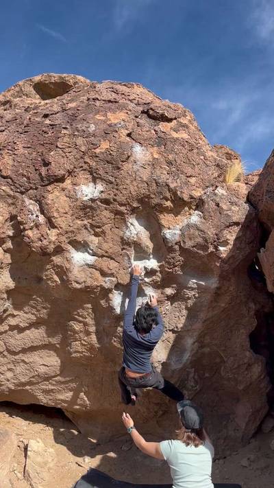 Bleached Bones v4, Bishop - Beta Video from kwarlklimbz