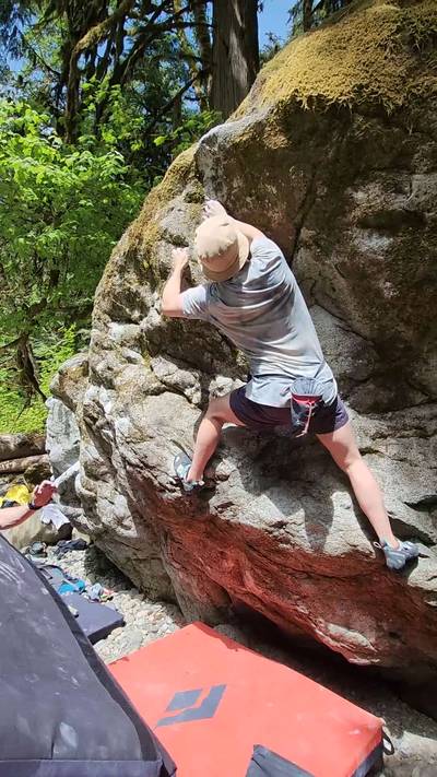 Flow Stone v4, Squamish - Beta Video from CarsonClimbs