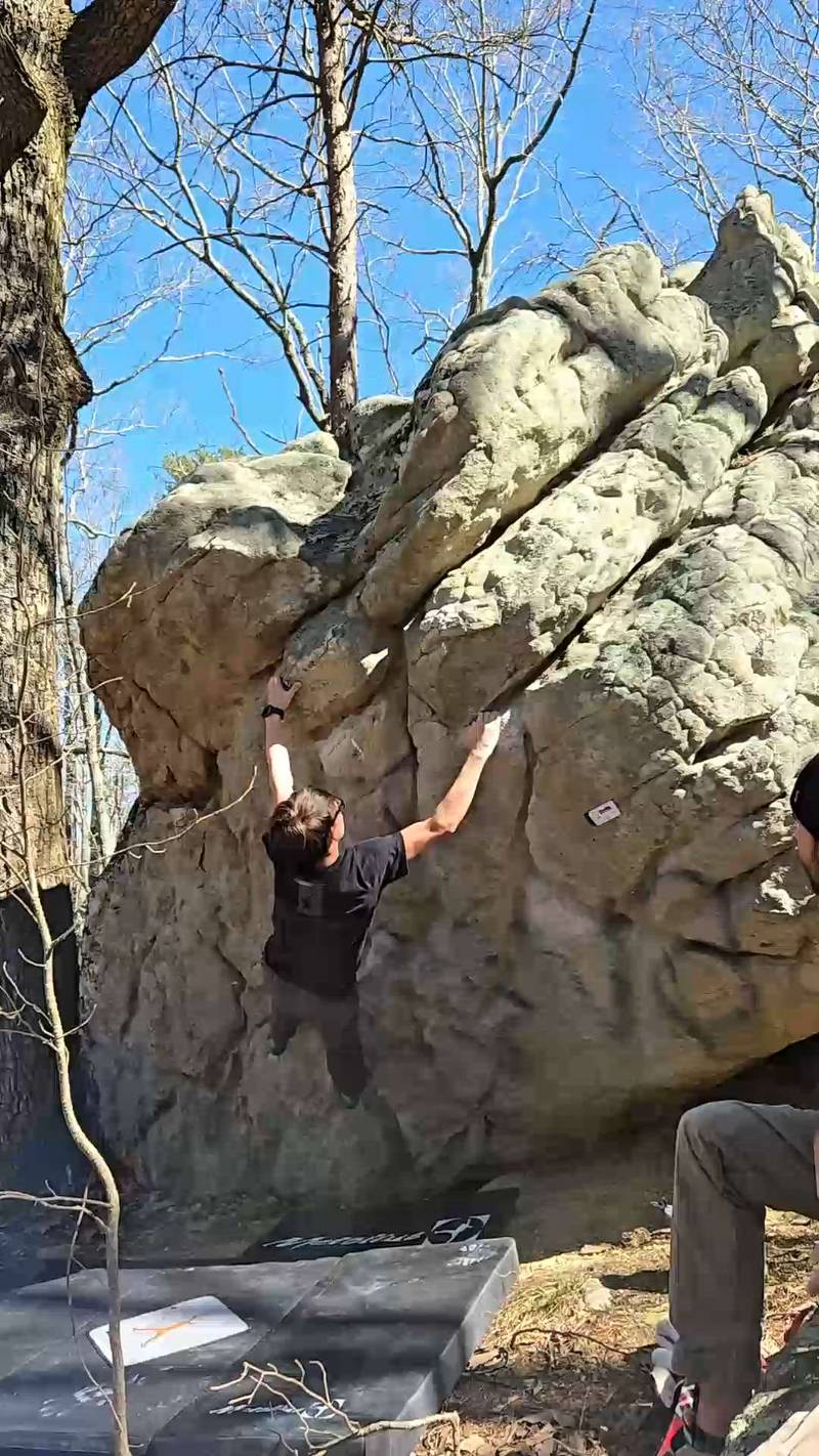 Bailey v4, The Citadel - Beta Video from dirtysouthclimbing
