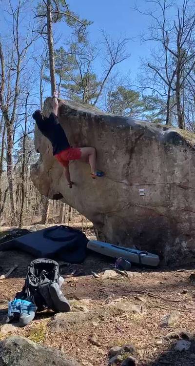 Dead head Traverse v5, Hospital Boulders - Beta Video from Bwood5
