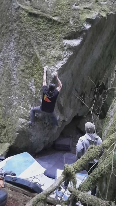Sheriff's Badge Arête v8, Squamish - Beta Video from thegnarwall