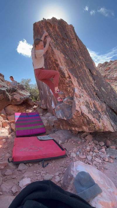Sundial Arete v0, Red Rock - Beta Video from meg.ascends