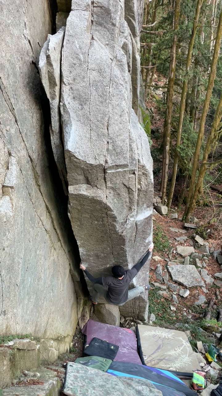 Dig Your Own Grave v10 - Index Proper, Index Bouldering