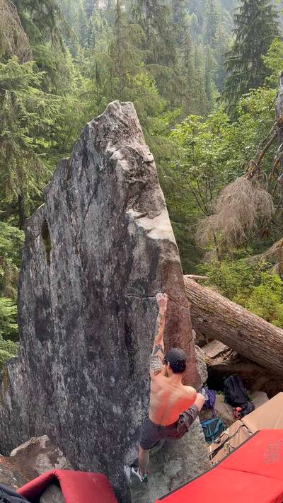 French Exit v4, Miller River - Beta Video from climb_ryan