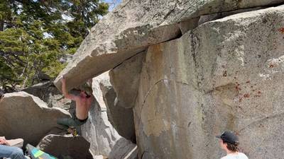 Standing on the Head of the Dragon v4, Tramway - Beta Video from downclimbsonly