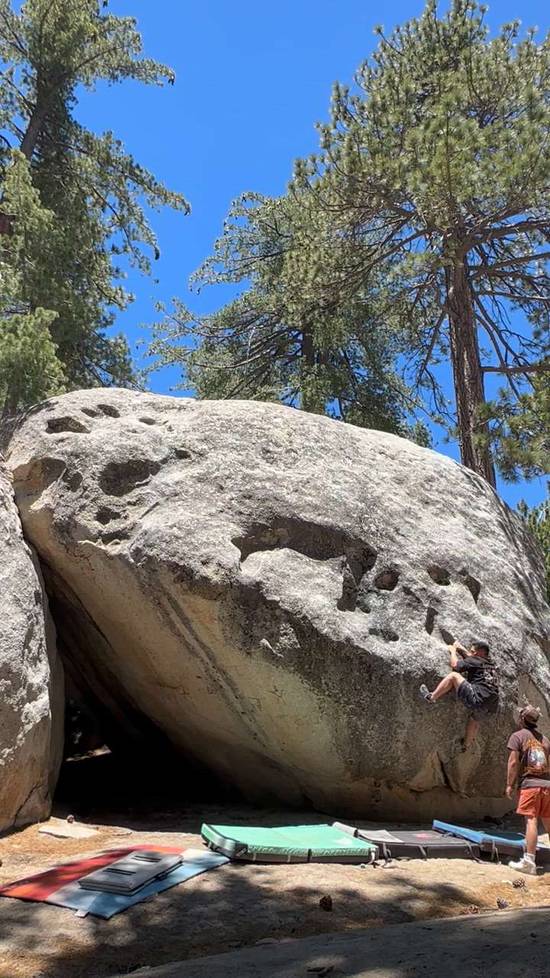 Fallen Arch Hueco Traverse v0, Black Mountain - Beta Video from dynn