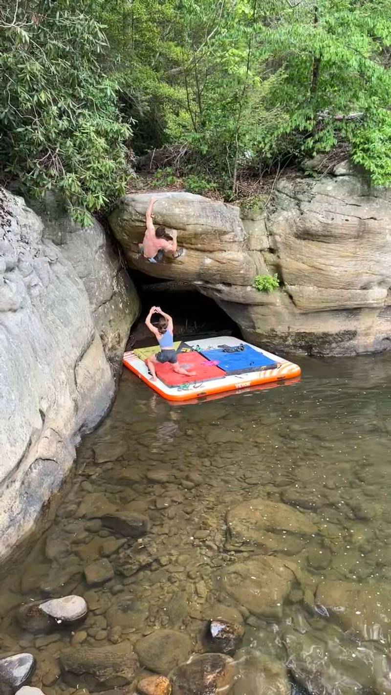 Golden Globe v8, New River Gorge - Beta Video from Eric.jerome