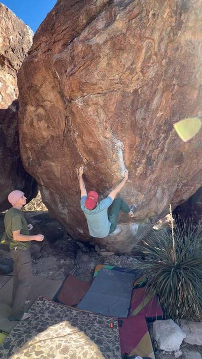 3 Star Arete Sit v4, Hueco Tanks - Beta Video from AndrewSpiars