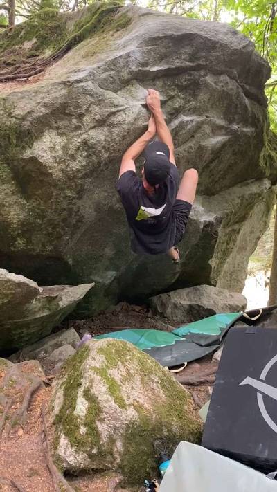 Tyler's Cave Low v4, Squamish - Beta Video from AronHailey