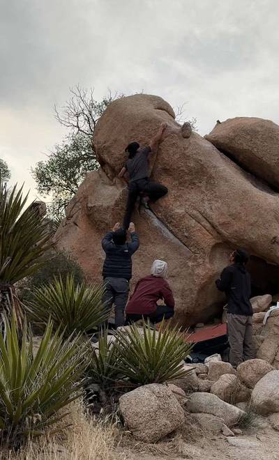 Yabba Dabba Don't v4, Joshua Tree - Beta Video from me.climb.rock