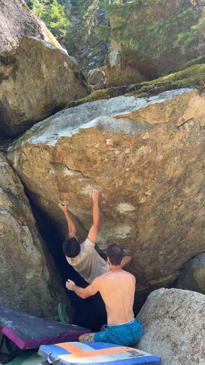 Echoes v7, Squamish - Beta Video from coltoncantclimb