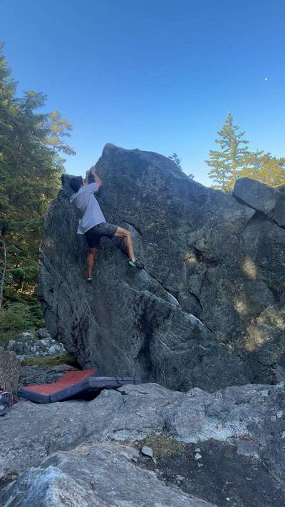 The Pit v6, Squamish - Beta Video from carlyb
