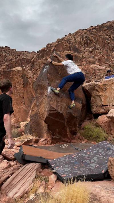 Hound Dog Arete v4, Red Rock - Beta Video from newnivek