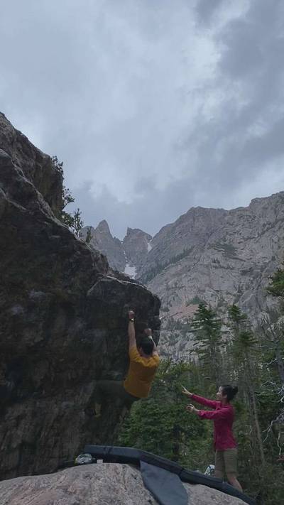 Warm Up (Kind Traverse) v1, Rocky Mountain National Park - Beta Video from smalltownboy
