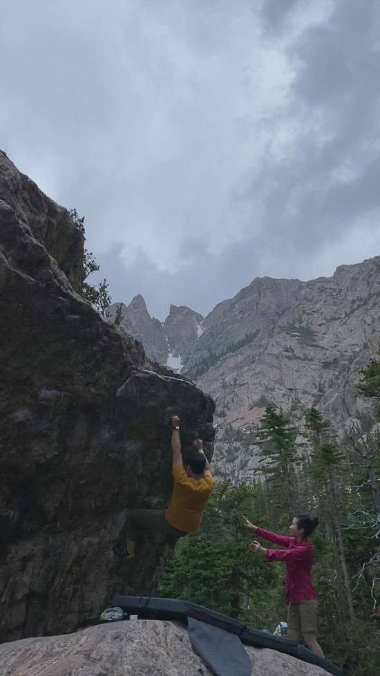 Warm Up (Kind Traverse) v1, Rocky Mountain National Park - Beta Video from smalltownboy