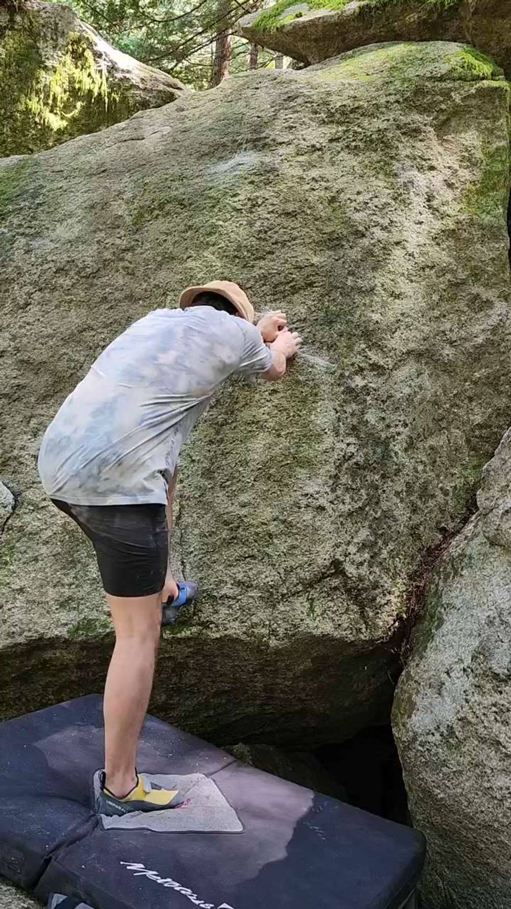 Iceberg Right v0, Squamish - Beta Video from CarsonClimbs