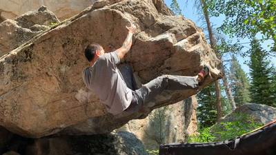 Mini Dagger Left v6, Rocky Mountain National Park - Beta Video from thatclimbwasass