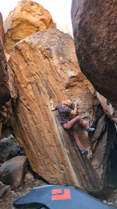 Denizen v4, Hueco Tanks - Beta Video from capt.adventurepants