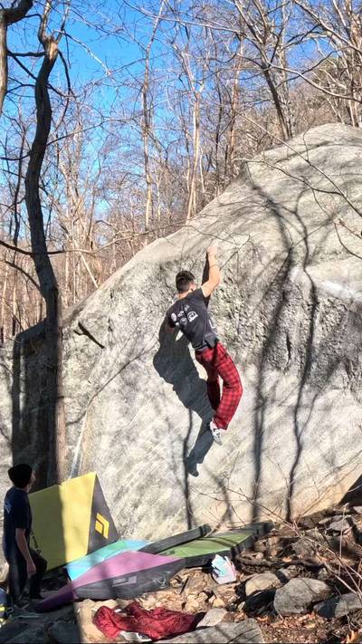 The Uplifter v6, Rumbling Bald - Beta Video from ian.climbs
