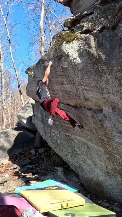 Po v5, Rumbling Bald - Beta Video from ian.climbs