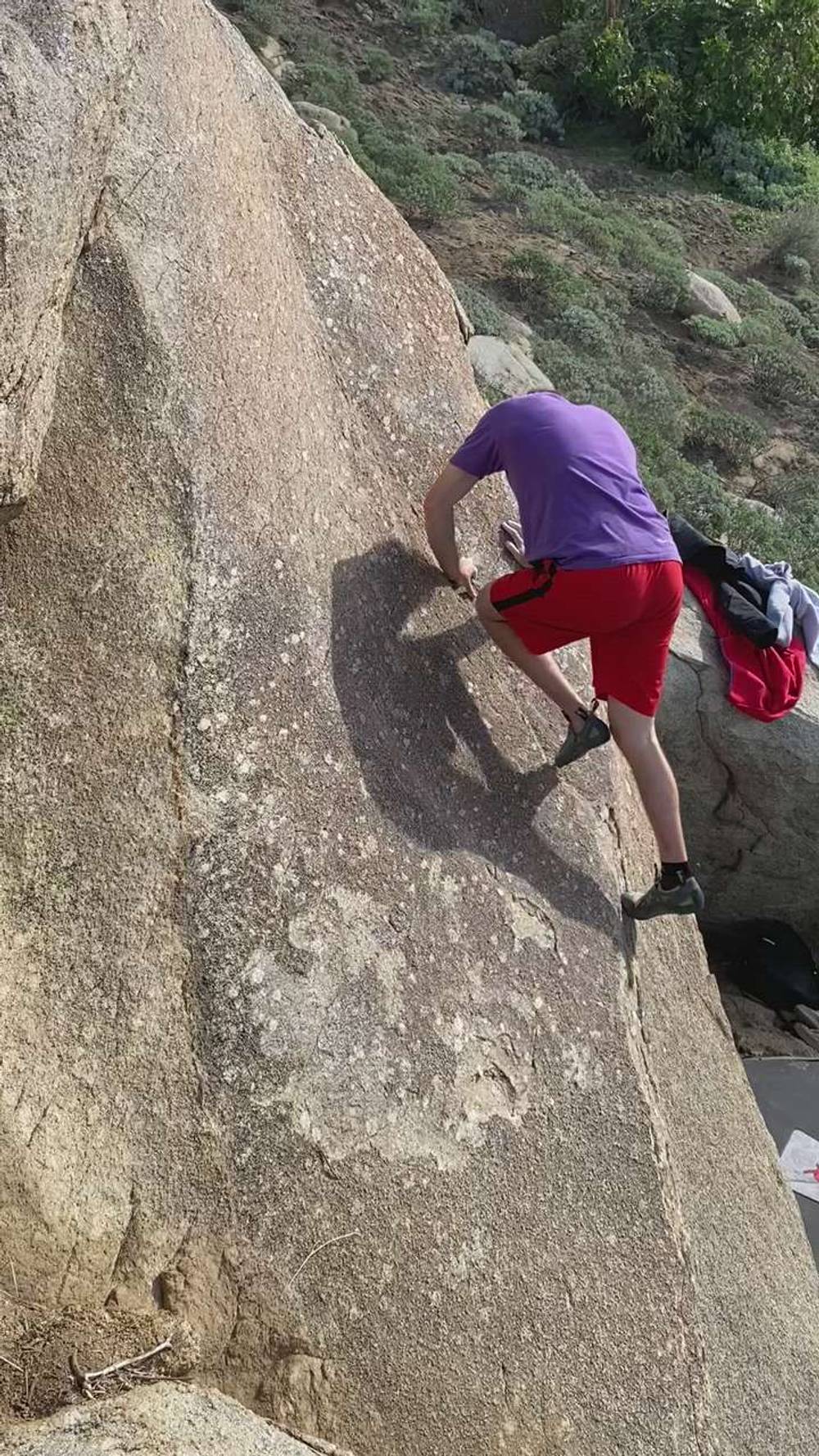 Coyote Slab Right vB, Box Springs Mountain Reserve - Beta Video from aviv