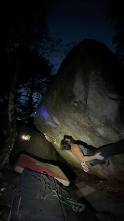 Dévers et des Pas Durs (Assis) v9, Fontainebleau - Beta Video from ANTHEA