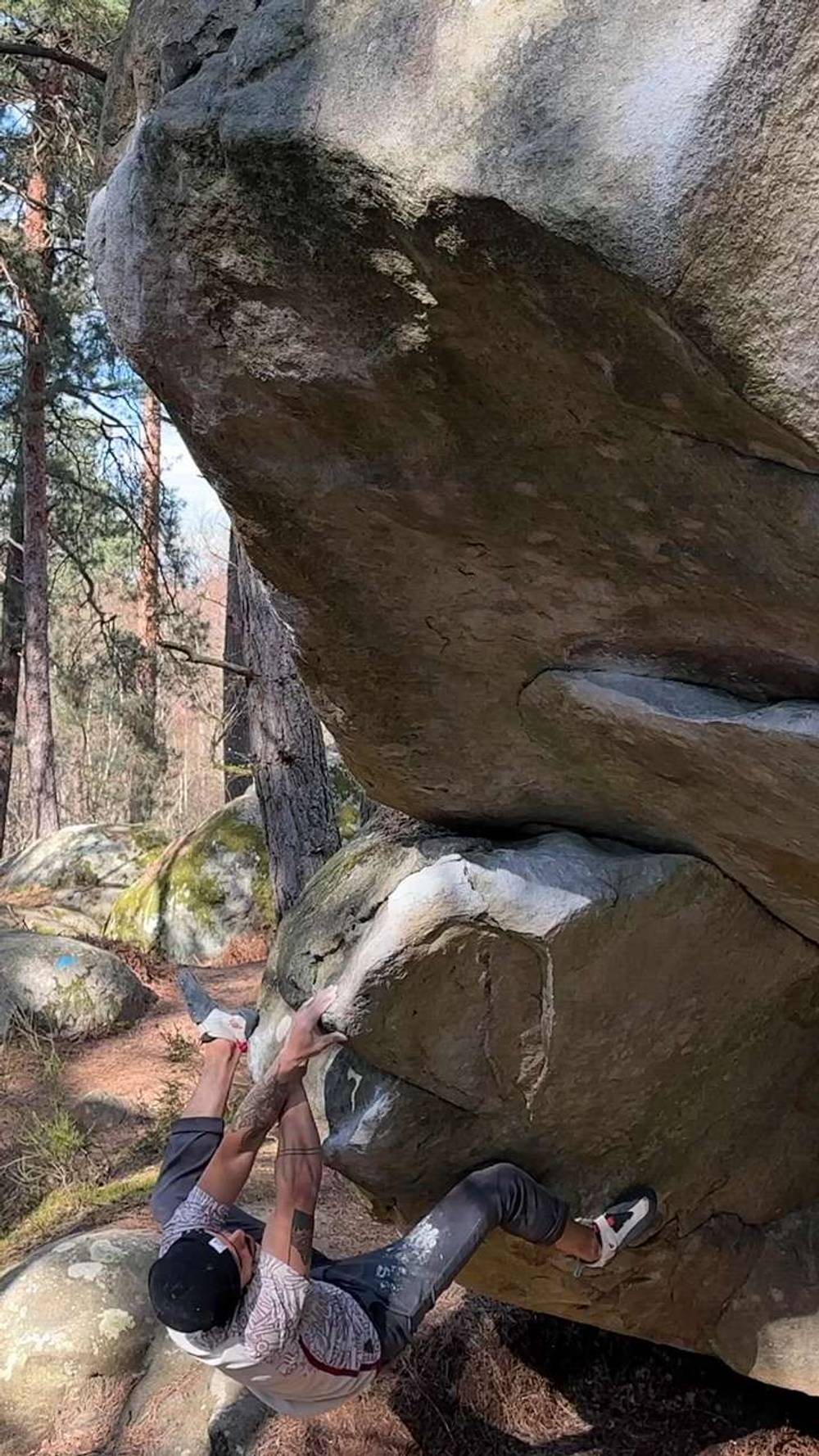 Chute de Pierre Assis v7, Fontainebleau - Beta Video from breakingbeta