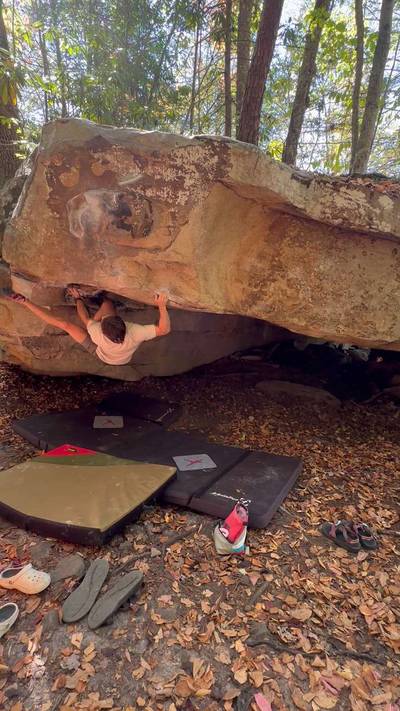 There's No I in Illiterate v7, New River Gorge - Beta Video from spooky.sends